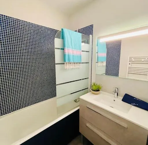 Un Nid Dans Les Pins * La Baule