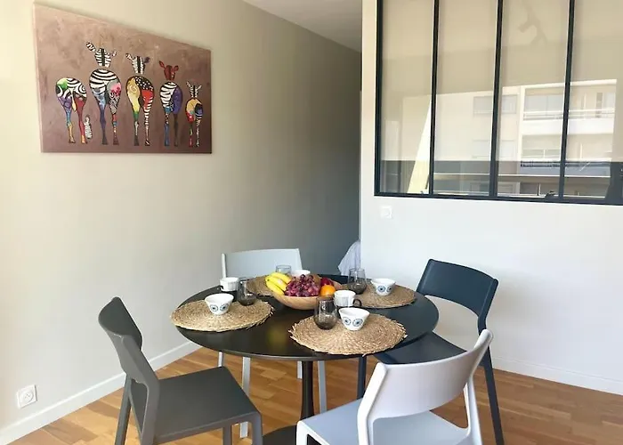 Un Nid Dans Les Pins 公寓 *